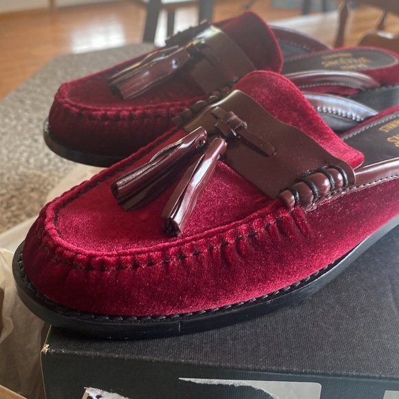 NWT WEEjun burgundy Mules - Picture 4 of 13